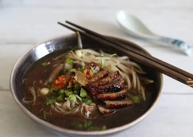 Keaw Teaw Ped Yang Five Spiced Roasted Duck Noodles Recipe Main Photo1